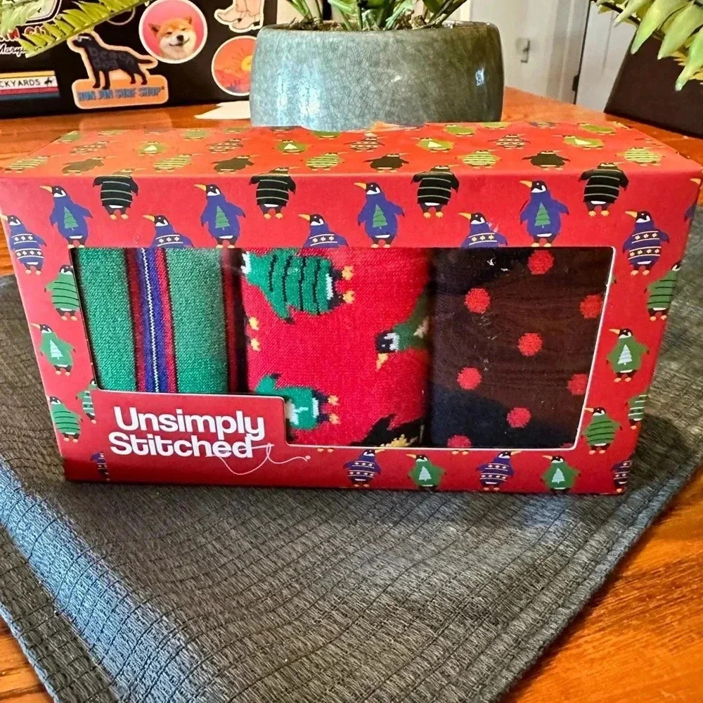 🎅🏼🎅🏼 UNSIMPLY STITCHED 3 Pack Men's Cotton Socks NIB Christmas Theme